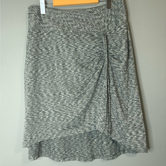 The North Face Women’s Medium Grey Athletic Ruched Skort Tennis Golf - Picture 2 of 8